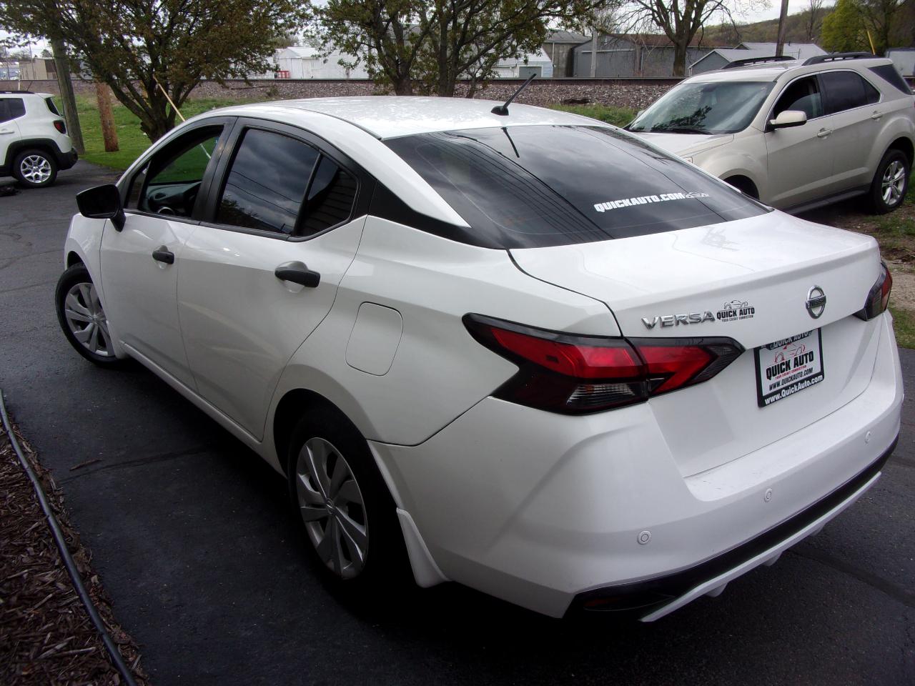 Nissan Versa S CVT 2020