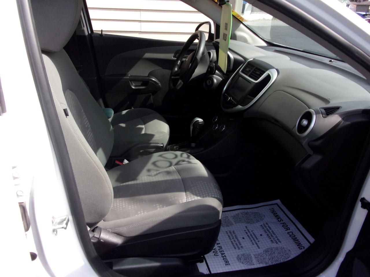 Chevrolet Sonic 5dr HB Auto LT w/1FL 2017