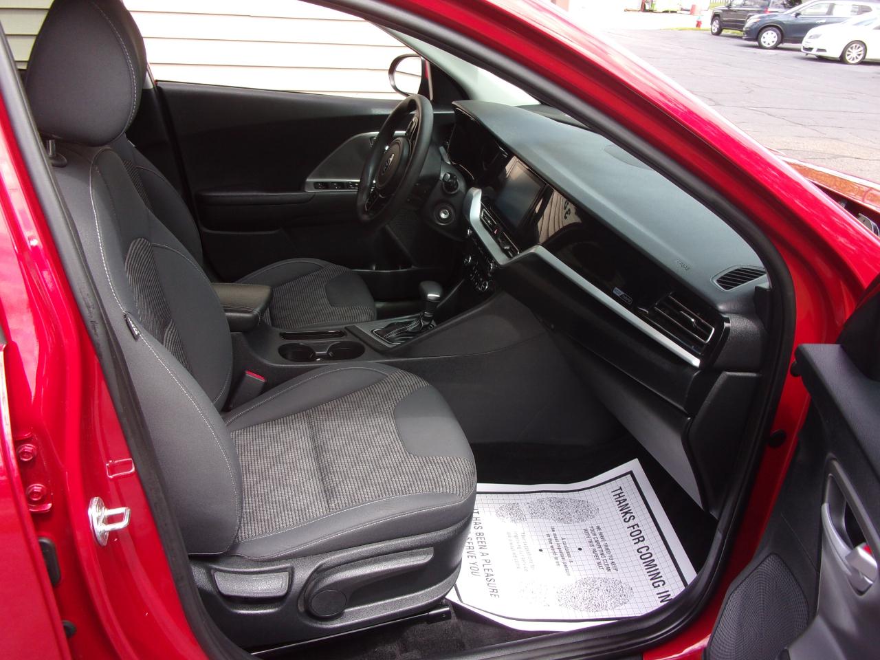 Kia Niro LX FWD 2020