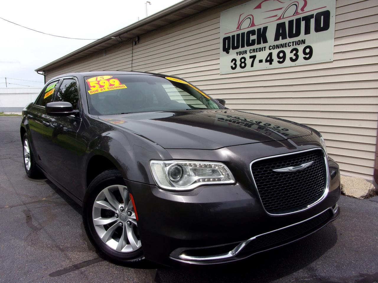 Chrysler 300 4dr Sdn Limited RWD 2015