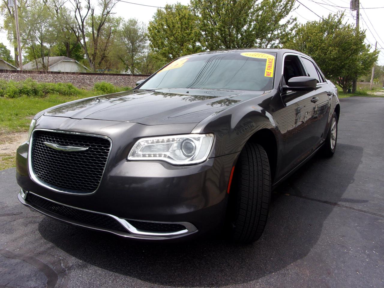 Chrysler 300 4dr Sdn Limited RWD 2015