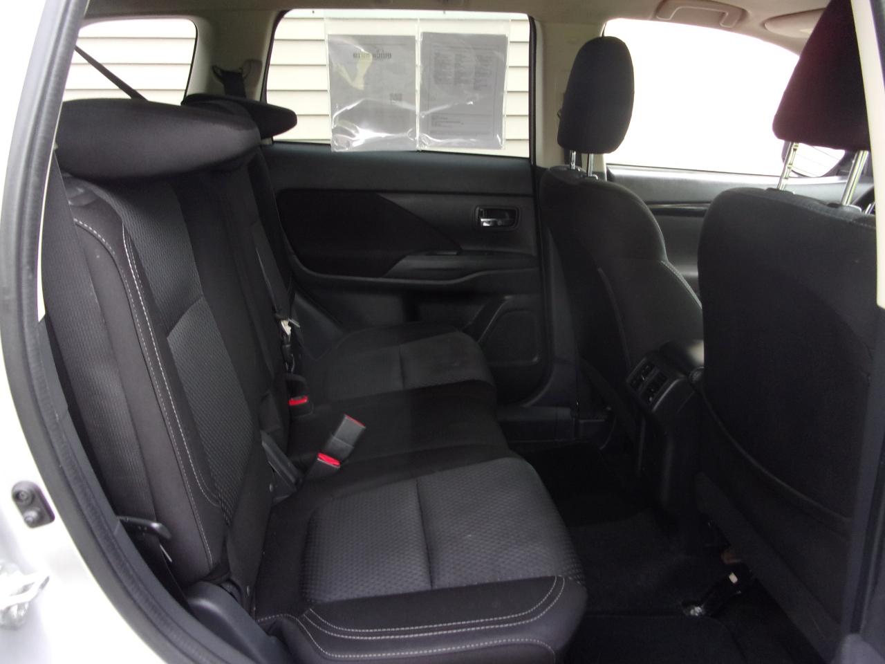 Mitsubishi Outlander ES FWD 2019