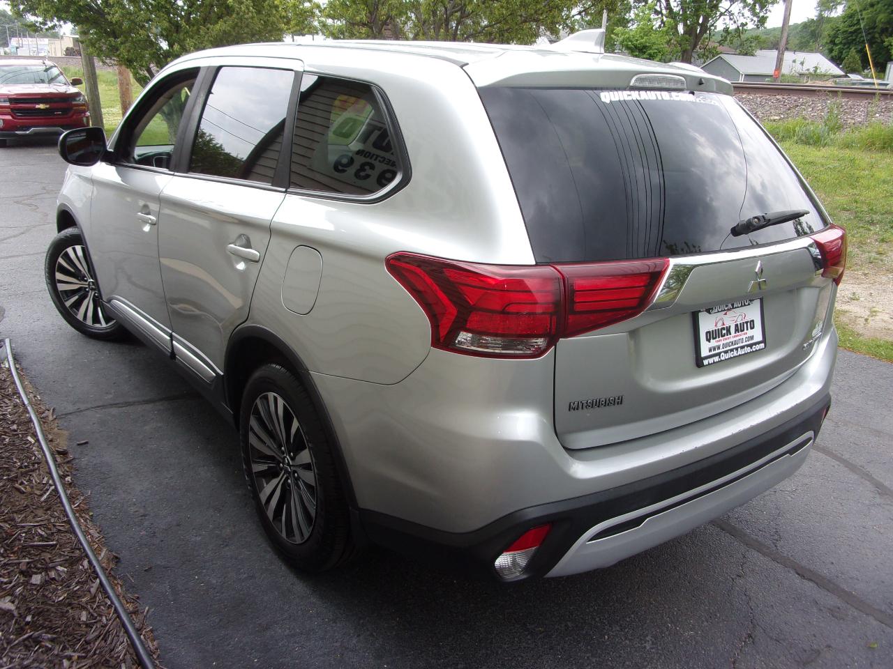 Mitsubishi Outlander ES FWD 2019