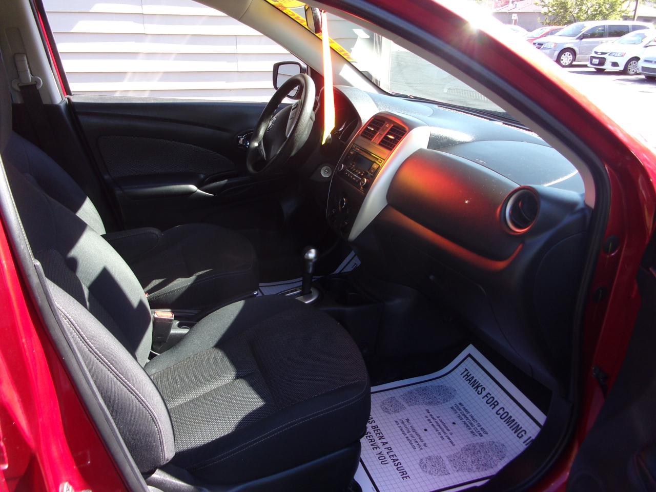 Nissan Versa 4dr Sdn CVT 1.6 SV 2015
