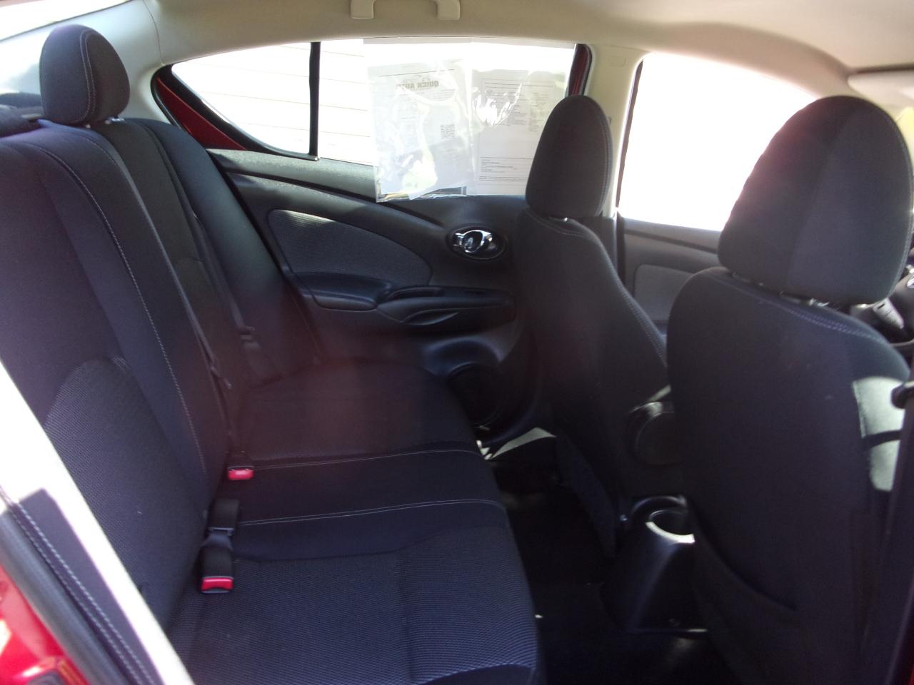 Nissan Versa 4dr Sdn CVT 1.6 SV 2015