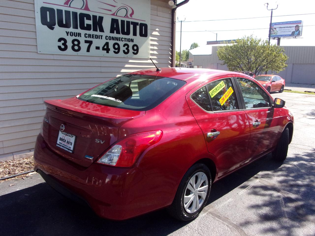 Nissan Versa 4dr Sdn CVT 1.6 SV 2015