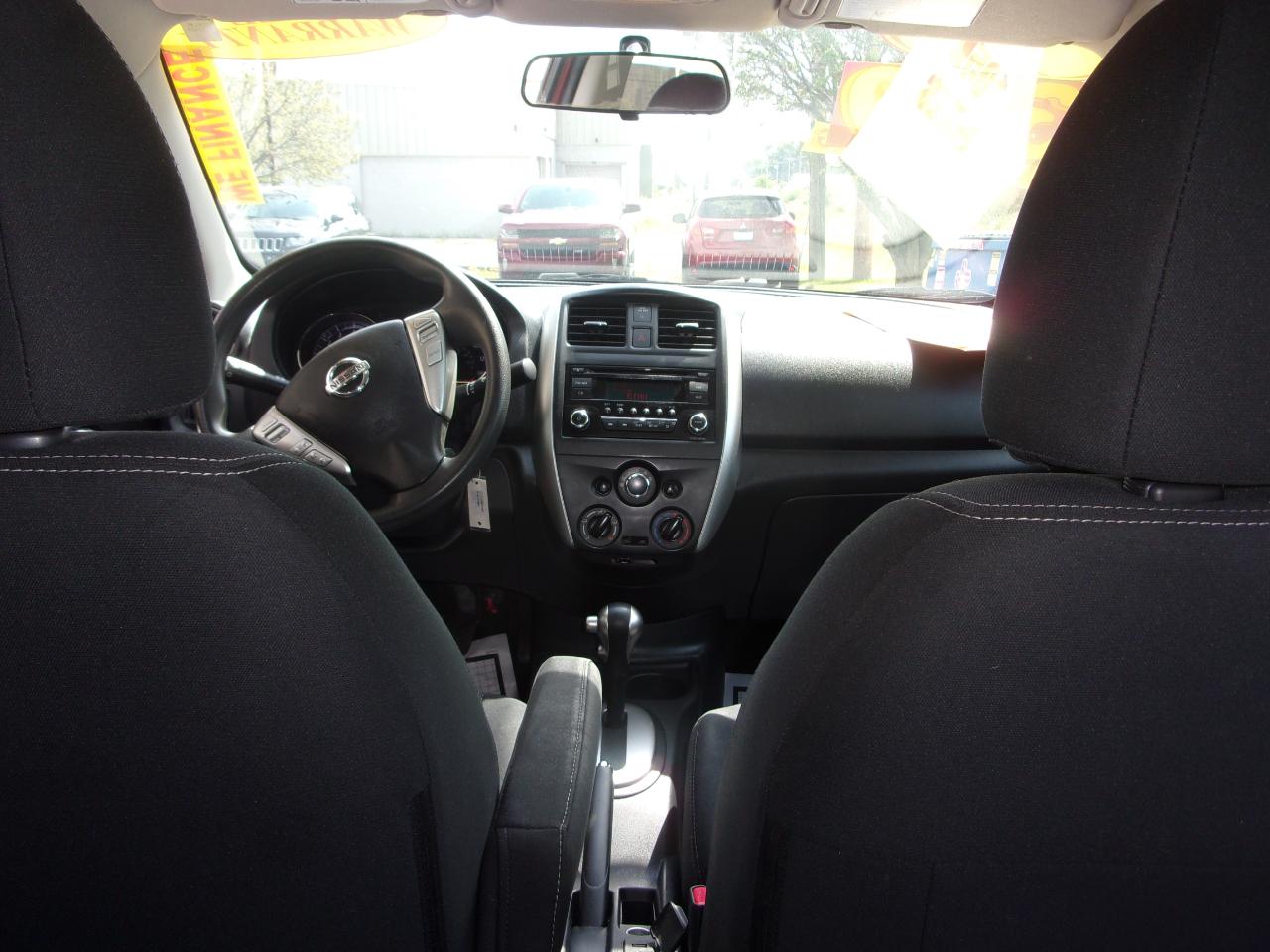 Nissan Versa 4dr Sdn CVT 1.6 SV 2015