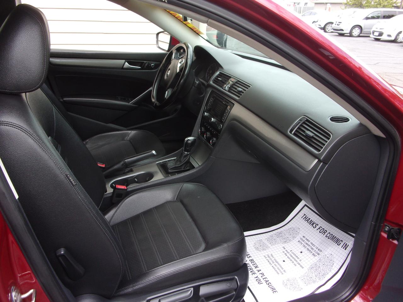 Volkswagen Passat 4dr Sdn 1.8T Auto Sport 2015
