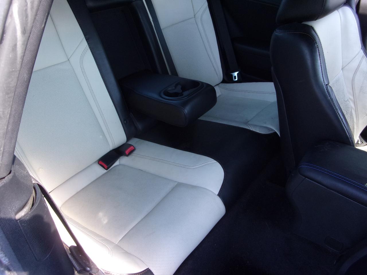 Dodge Challenger 2dr Cpe SXT Plus 2015