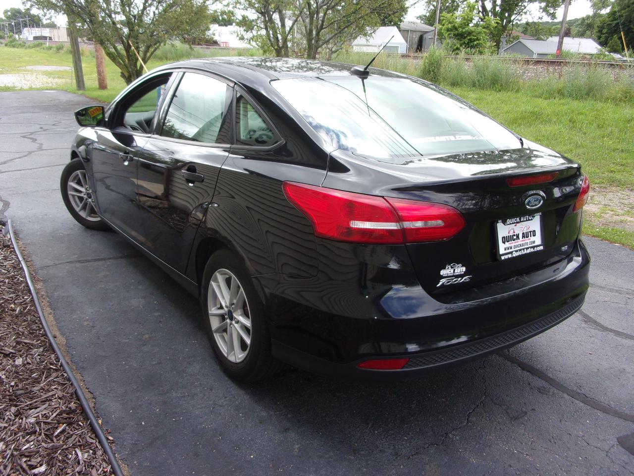 Ford Focus SE Sedan 2017