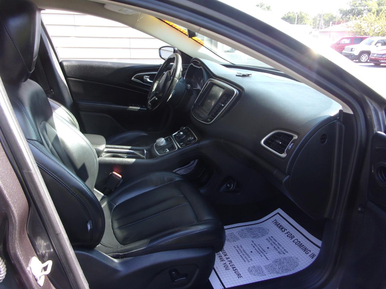 Chrysler 200 4dr Sdn C FWD 2016