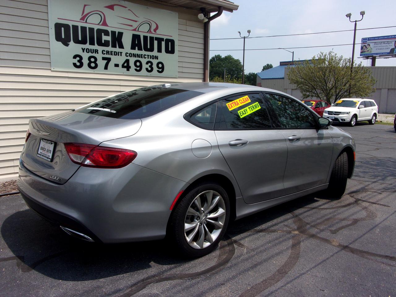 Chrysler 200 4dr Sdn S FWD 2015