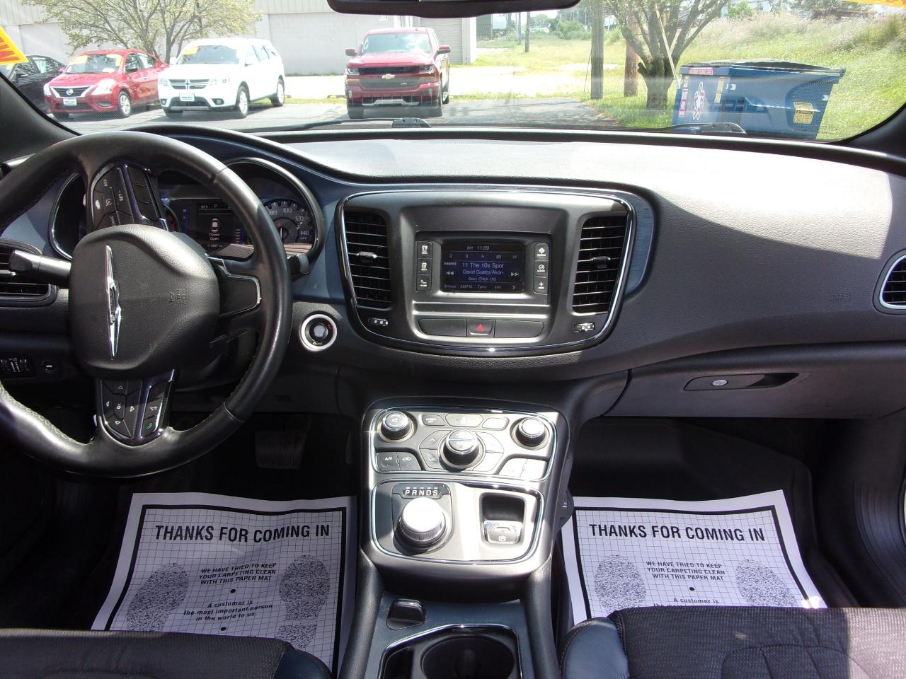 Chrysler 200 4dr Sdn S FWD 2015