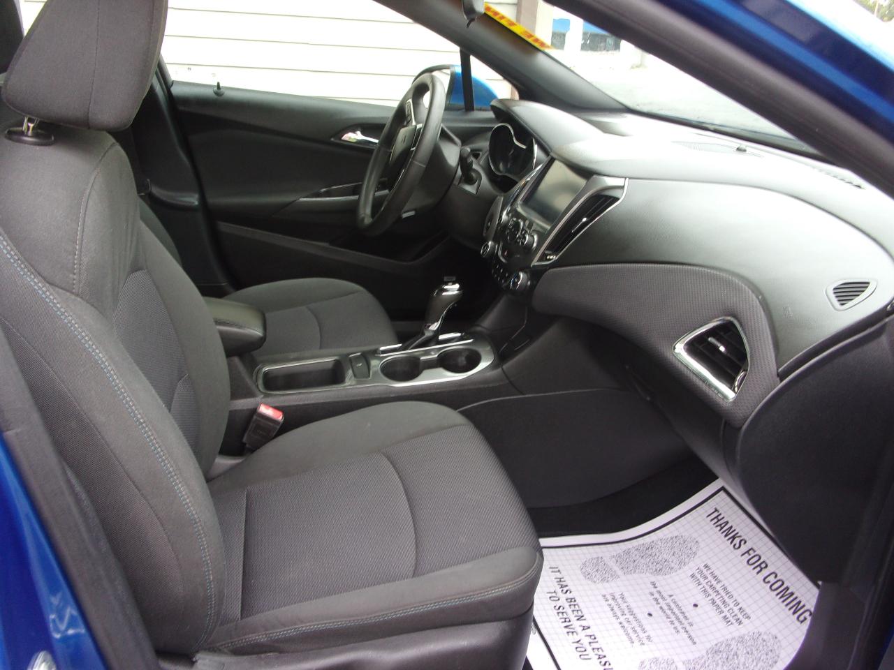 Chevrolet Cruze 4dr HB 1.4L LT w/1SD 2017