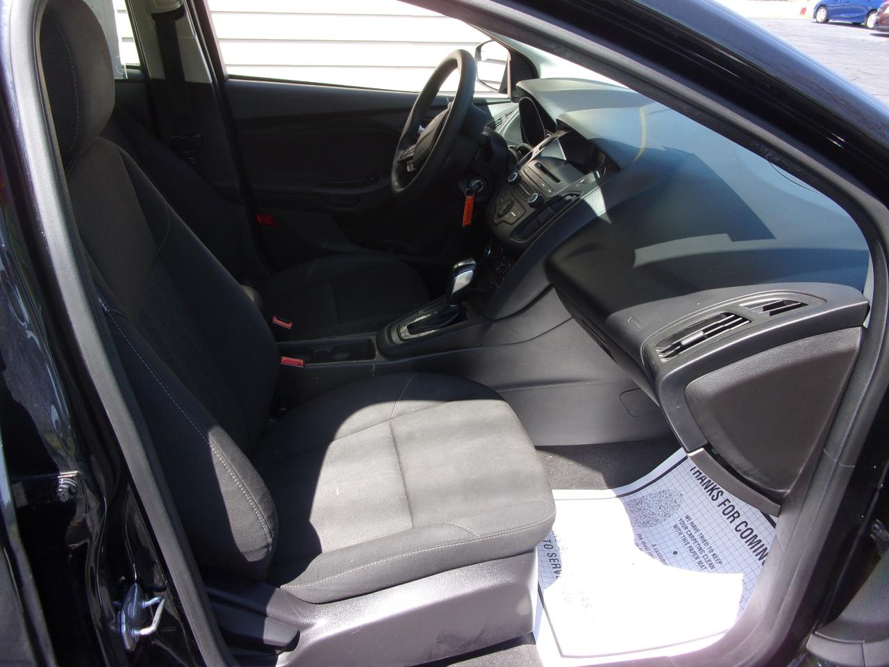 Ford Focus 4dr Sdn SE 2016