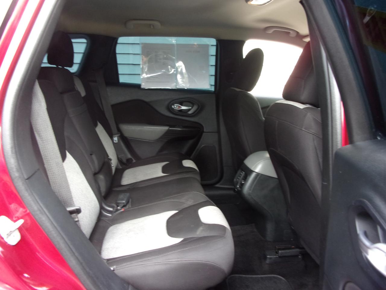 Jeep Cherokee 4WD 4dr Sport 2014