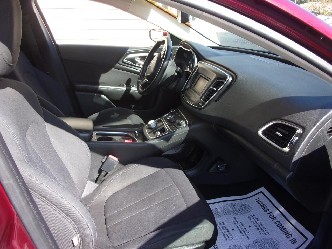 Chrysler 200 4dr Sdn Limited FWD 2016