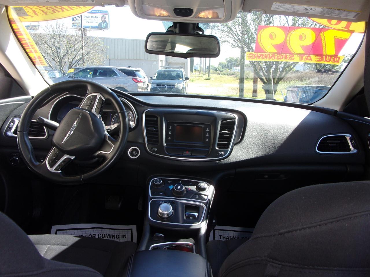 Chrysler 200 4dr Sdn Limited FWD 2016