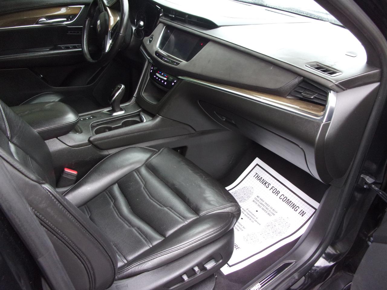 Cadillac XT5 AWD 4dr Platinum 2017