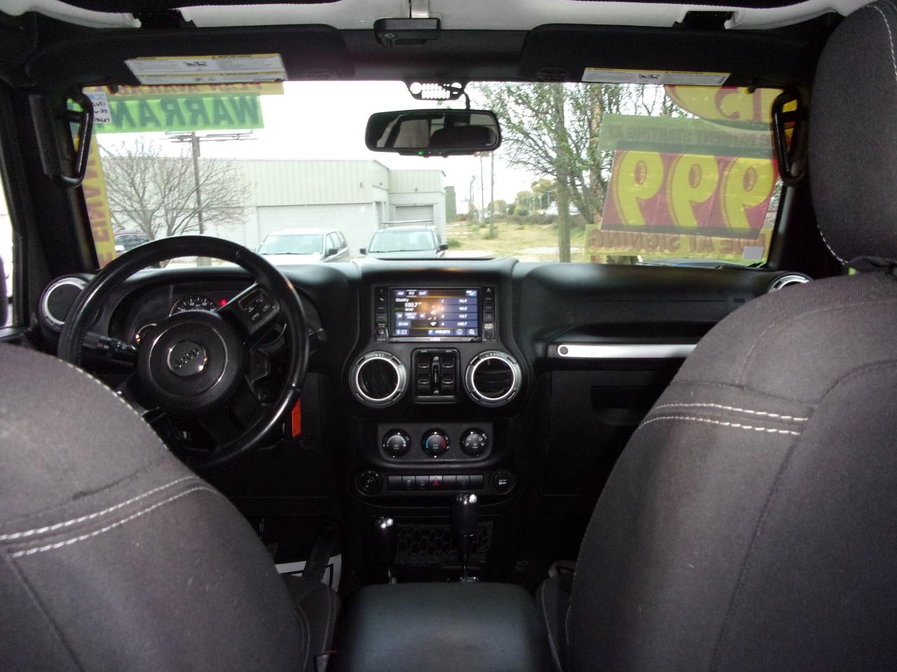 Jeep Wrangler Unlimited 4WD 4dr Sahara 2015