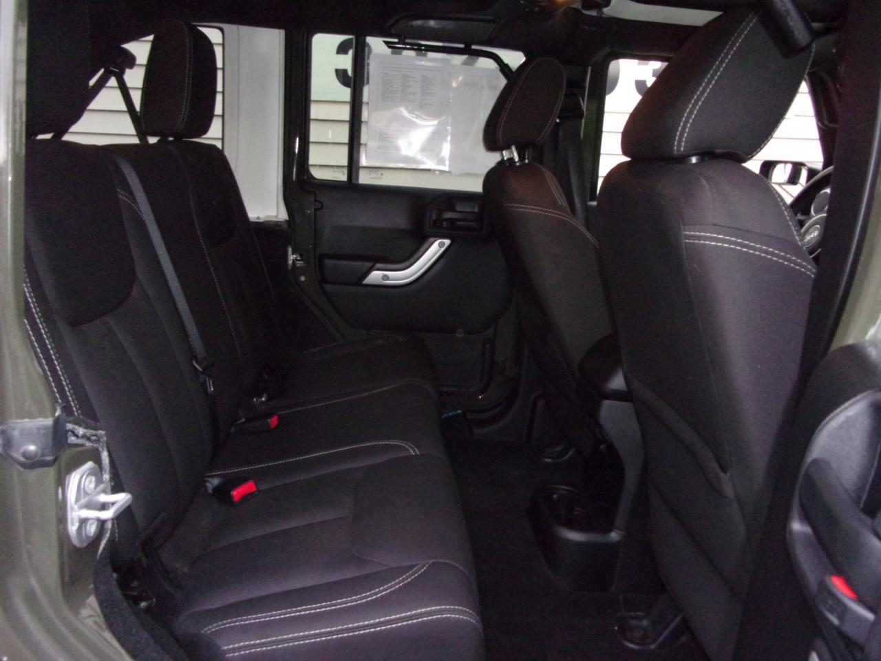 Jeep Wrangler Unlimited 4WD 4dr Sahara 2015
