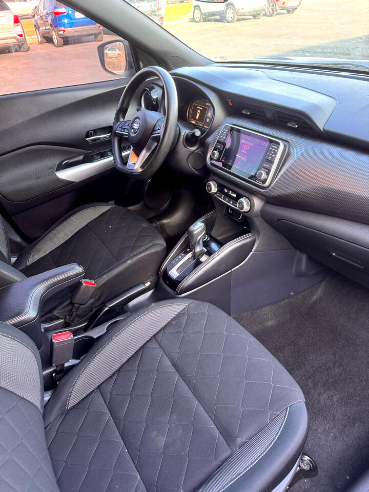 Nissan Kicks SV FWD 2020