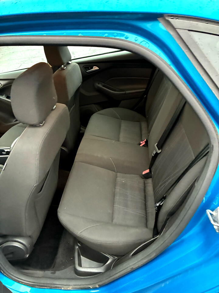 Ford Focus 4dr Sdn SE 2015