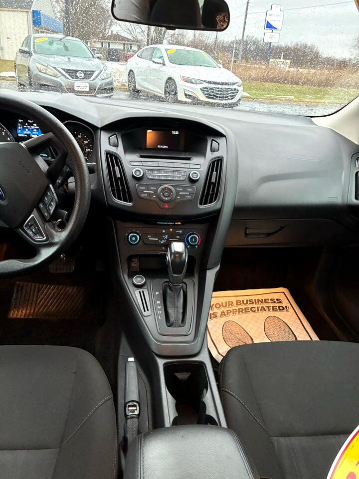 Ford Focus 4dr Sdn SE 2015