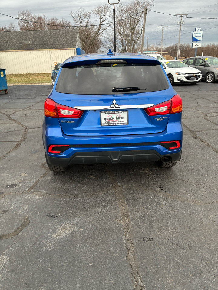 Mitsubishi Outlander Sport ES 2.0 CVT 2018