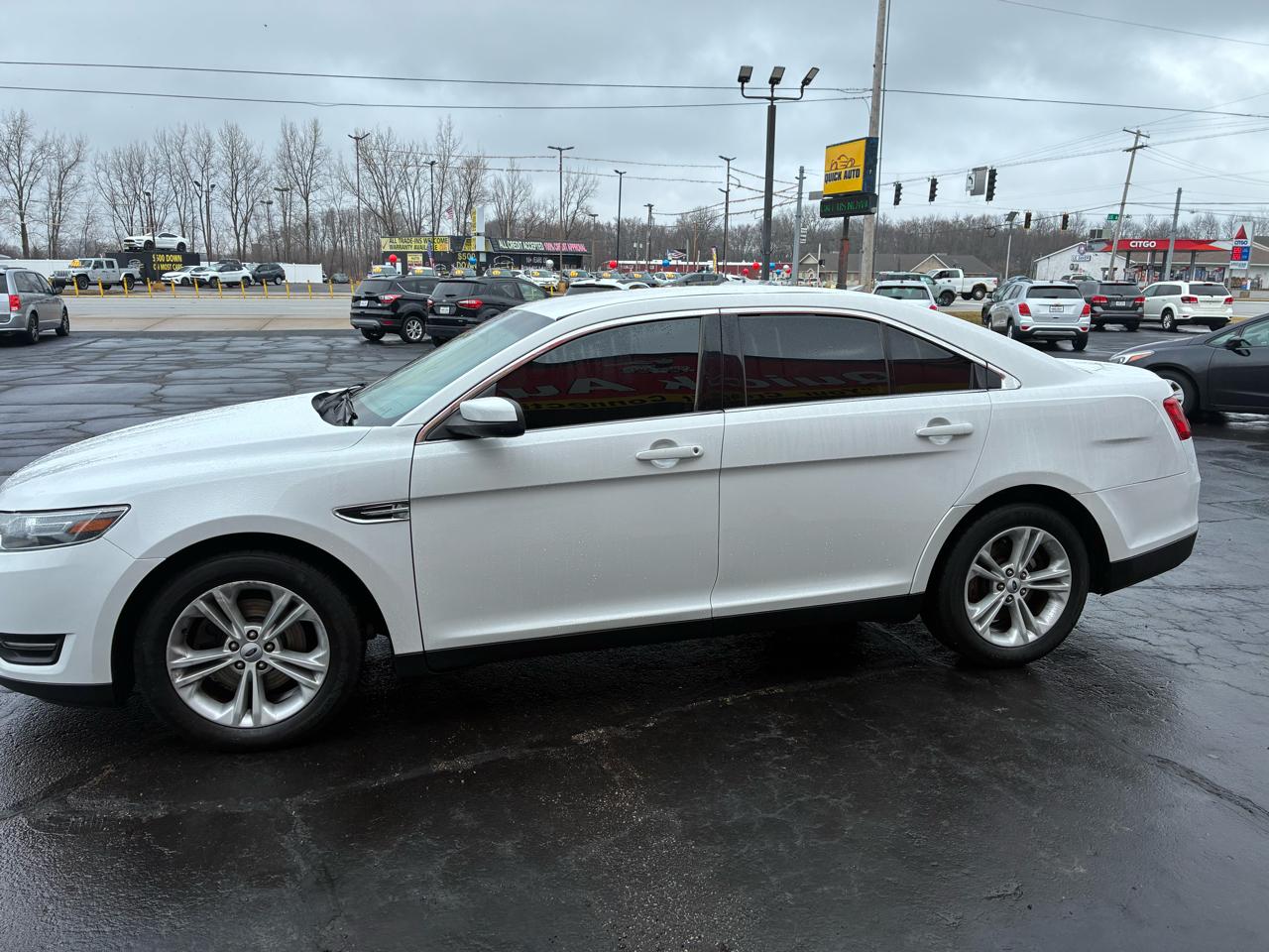 Ford Taurus SEL FWD 2018