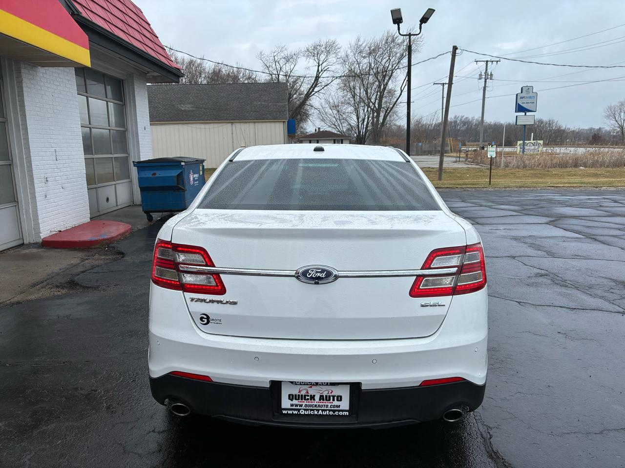 Ford Taurus SEL FWD 2018