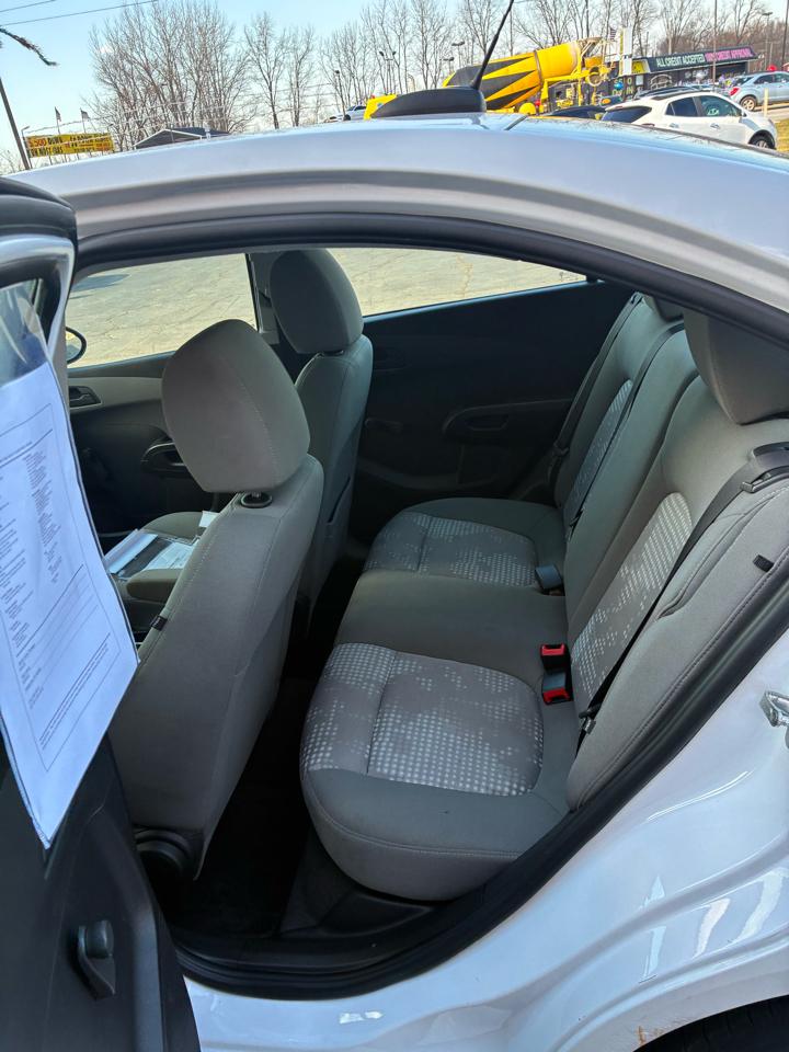 Chevrolet Sonic 4dr Sdn Auto LS 2017