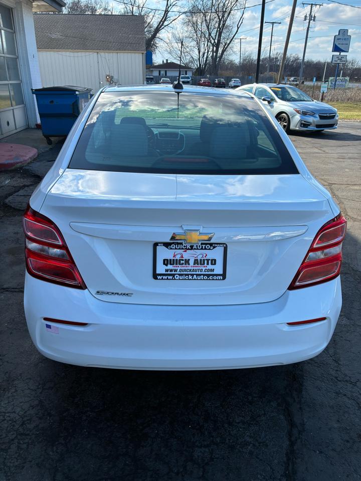 Chevrolet Sonic 4dr Sdn Auto LS 2017