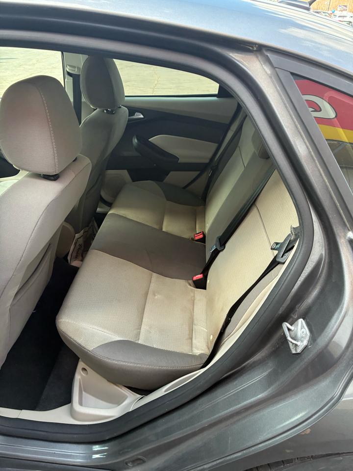 Ford Focus 4dr Sdn SE 2014