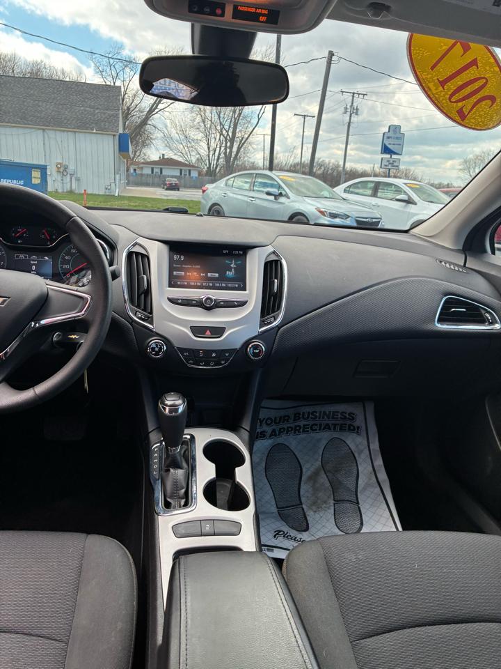 Chevrolet Cruze 4dr Sdn 1.4L LS w/1SB 2017