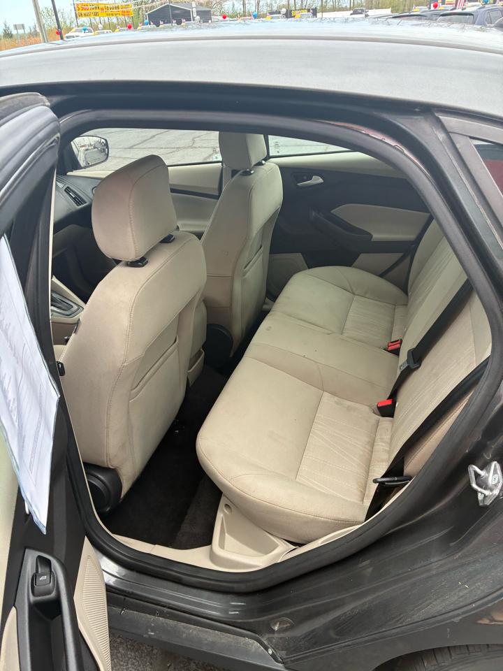 Ford Focus SE Sedan 2017