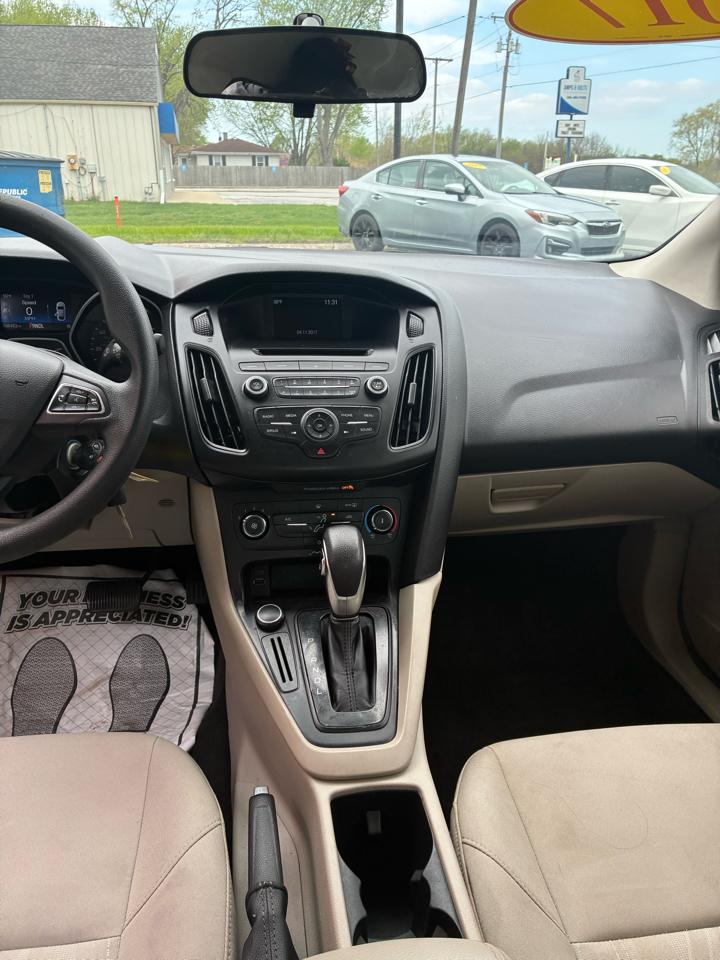 Ford Focus SE Sedan 2017