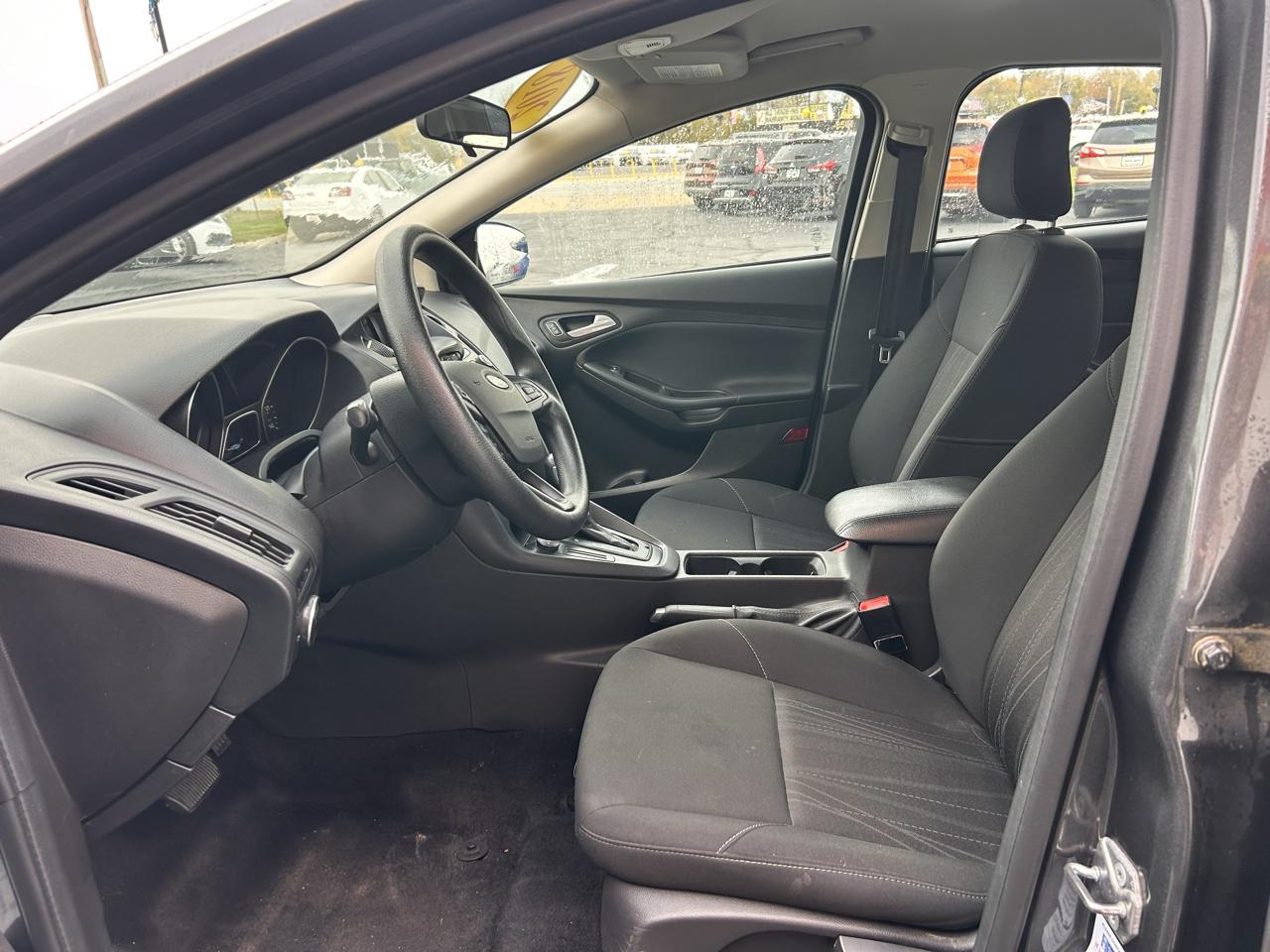 Ford Focus SE Sedan 2018