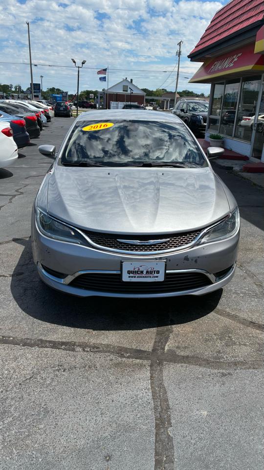 Chrysler 200 4dr Sdn Limited FWD 2016