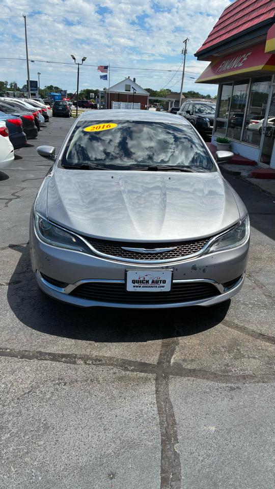 Chrysler 200 4dr Sdn Limited FWD 2016