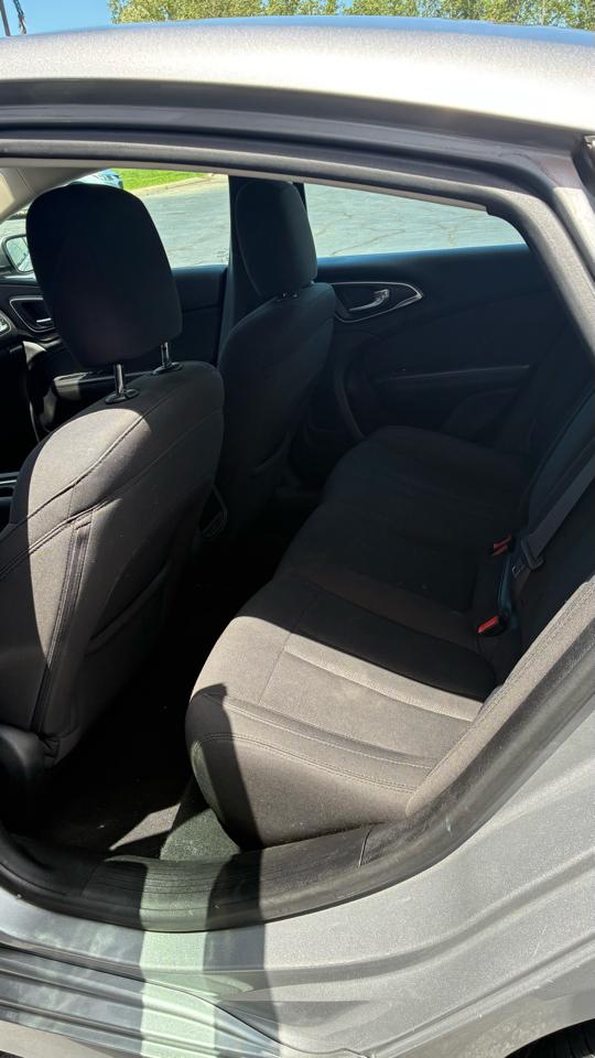 Chrysler 200 4dr Sdn Limited FWD 2016