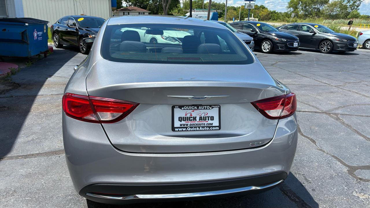 Chrysler 200 4dr Sdn Limited FWD 2016