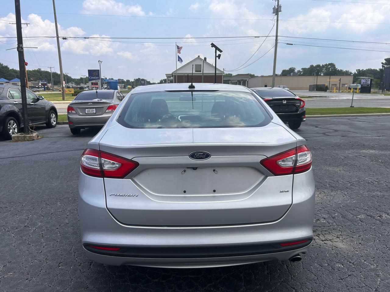 Ford Fusion 4dr Sdn SE FWD 2016