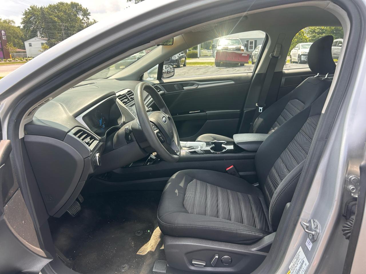 Ford Fusion 4dr Sdn SE FWD 2016