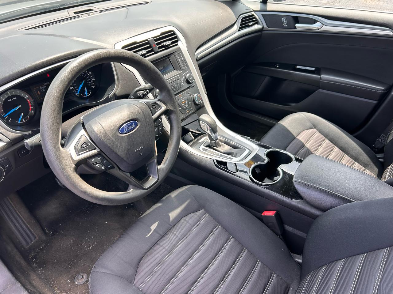Ford Fusion 4dr Sdn SE FWD 2016