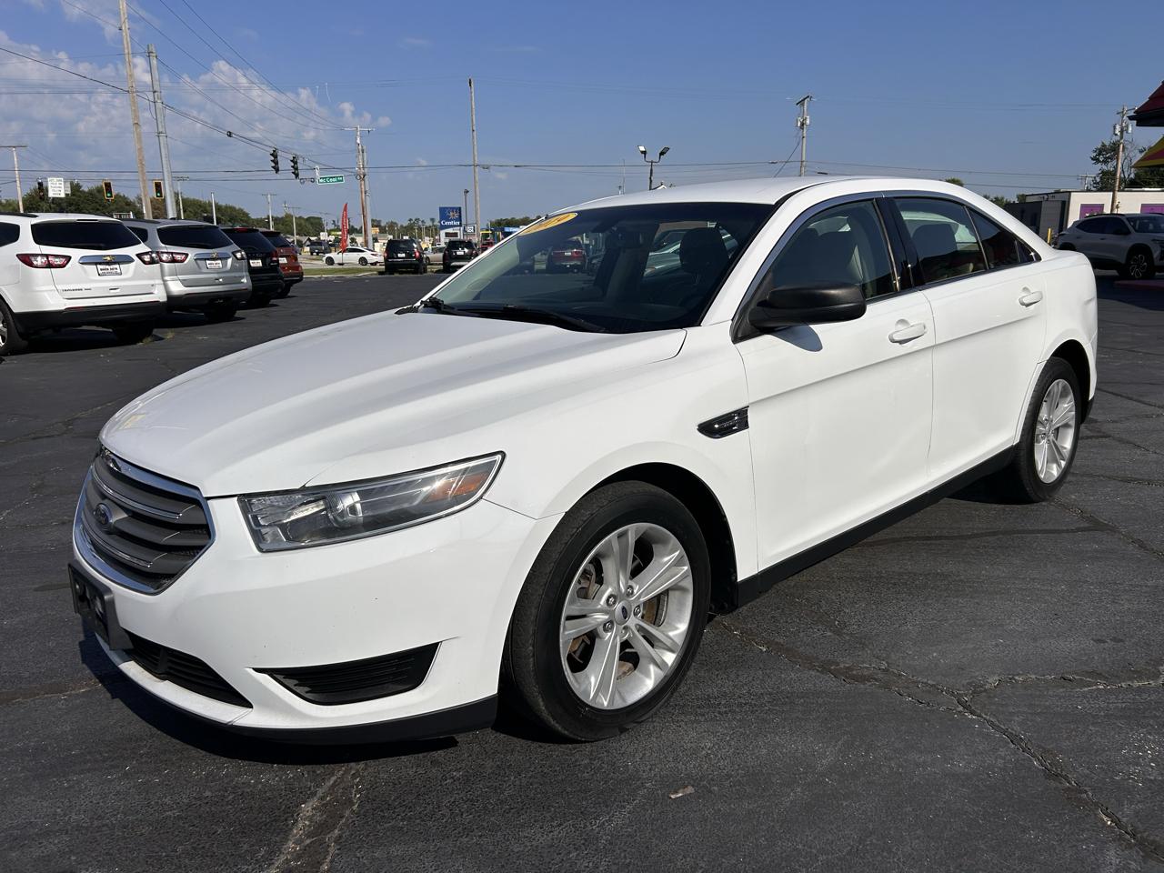 Ford Taurus SE FWD 2019