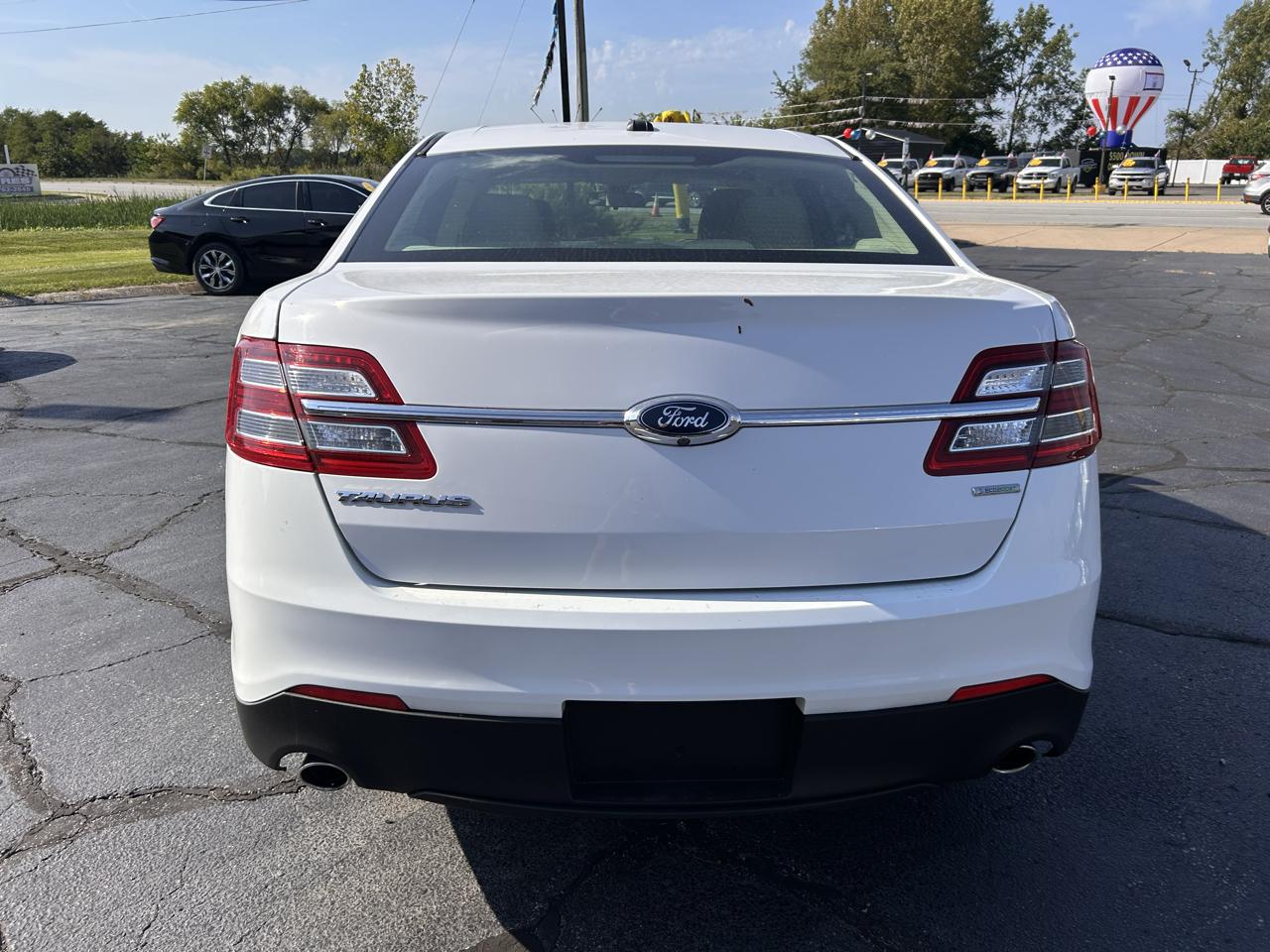 Ford Taurus SE FWD 2019