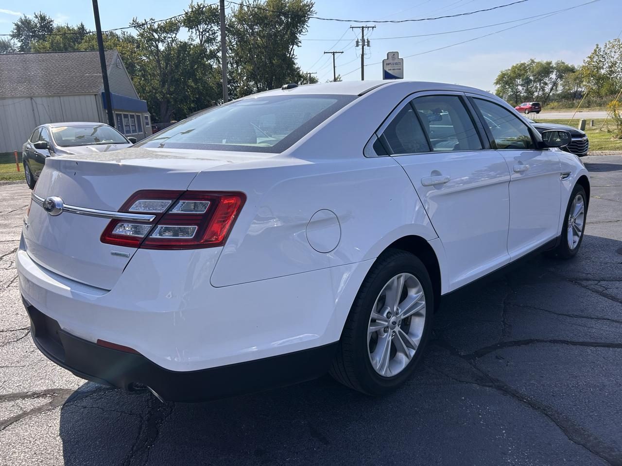 Ford Taurus SE FWD 2019