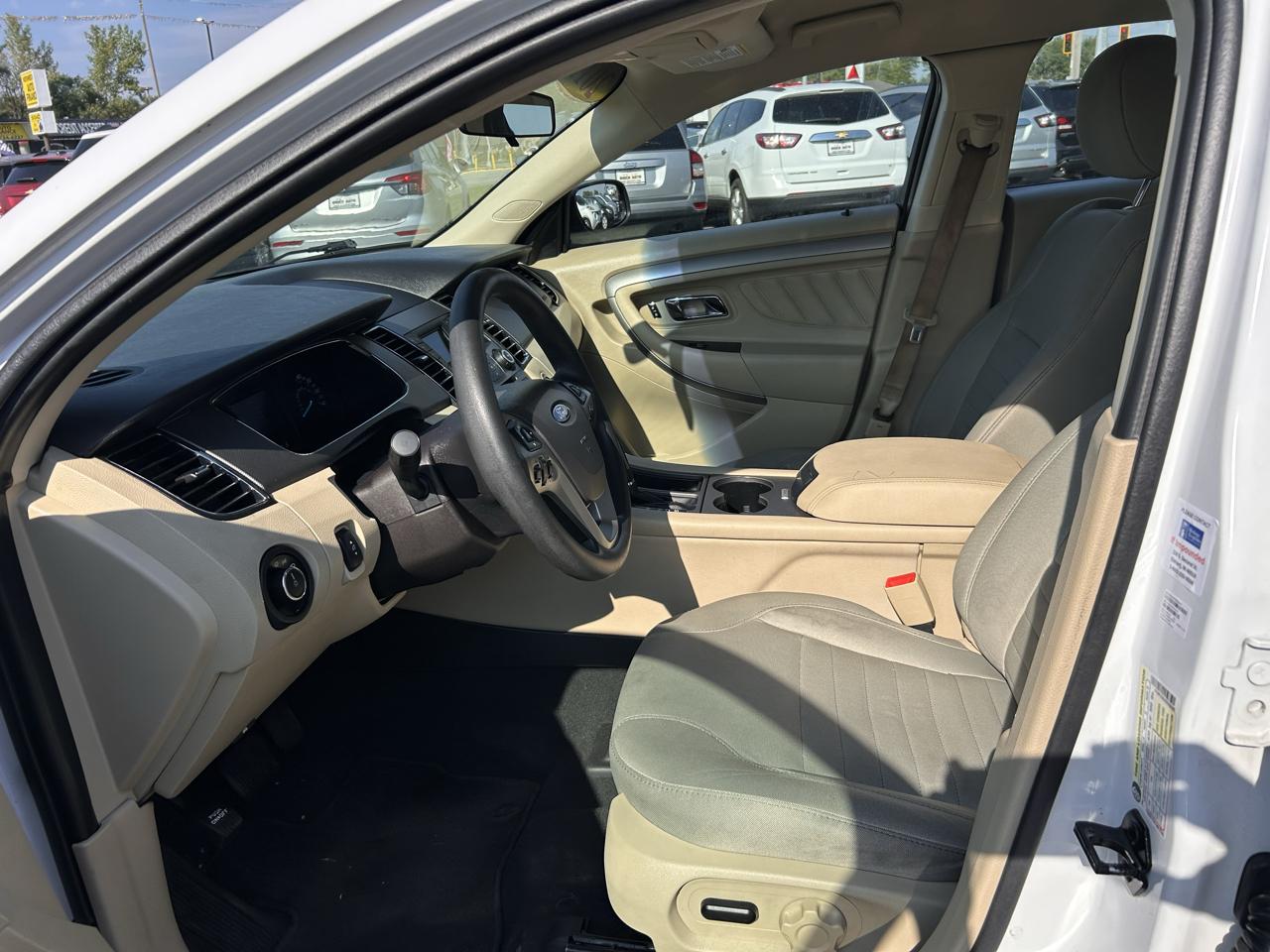 Ford Taurus SE FWD 2019