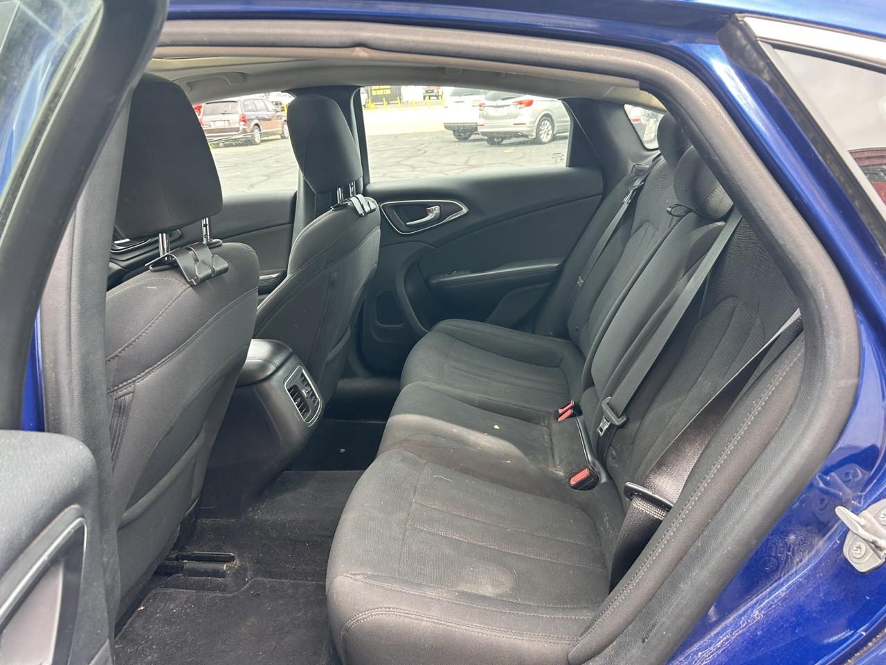 Chrysler 200 4dr Sdn Limited FWD 2016